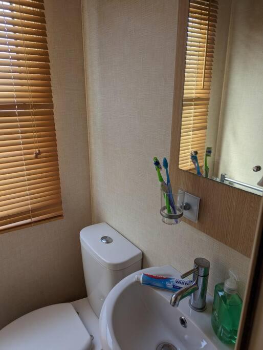 6 Berth Holiday Home On Ocean Edge Near Morecambe Heysham Exteriör bild